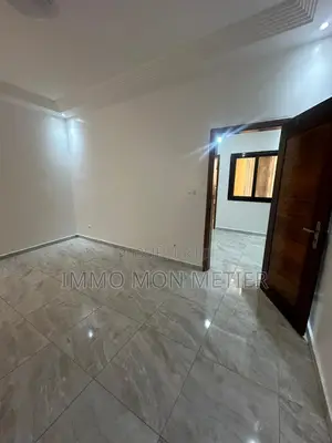 2chbre Appartement dans Néant, Almadies à Louer