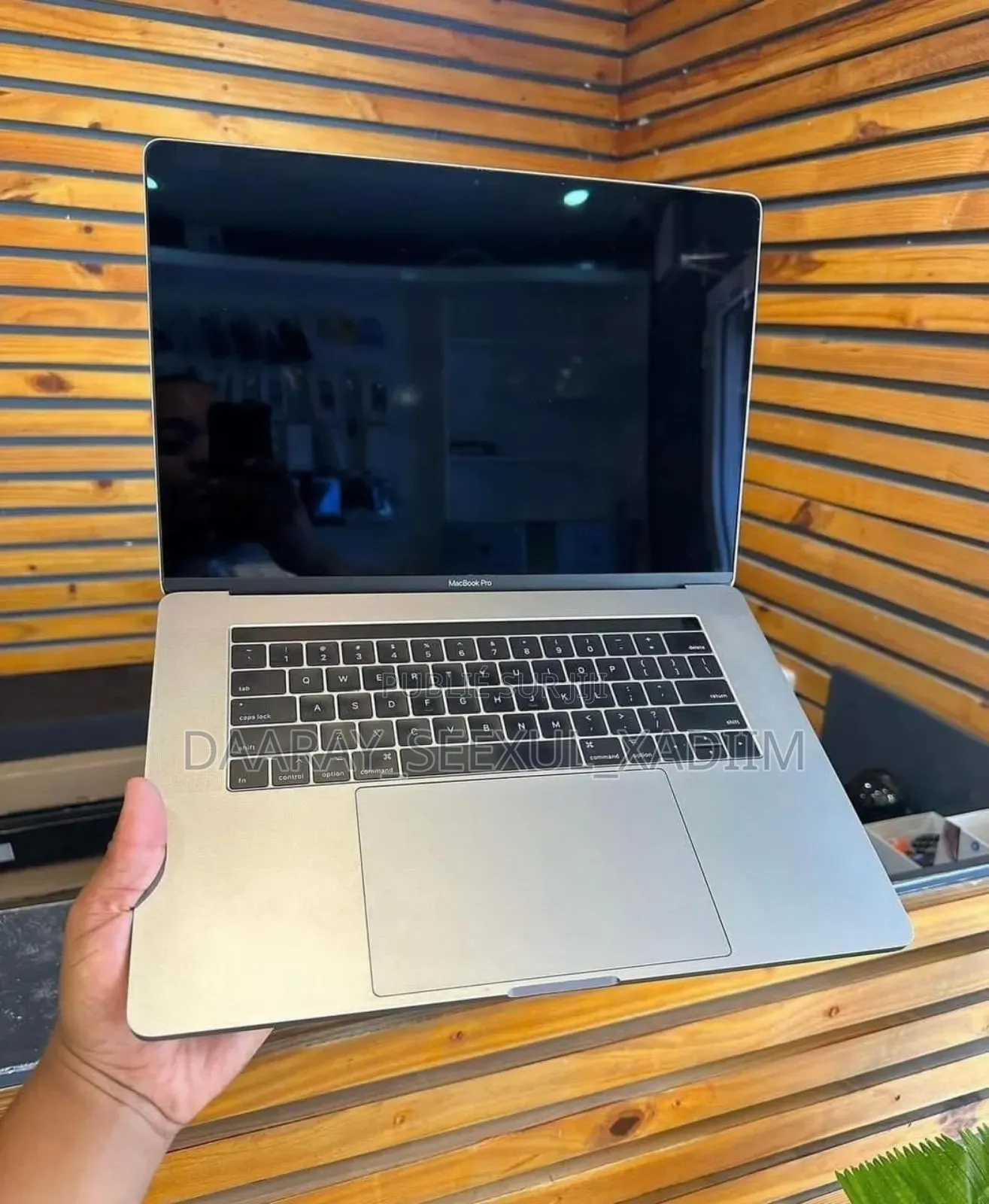 Apple MacBook Pro 2019 16GB Intel Core I7 SSD 512GB