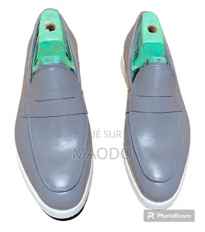 Chaussures Fermées en Cuir