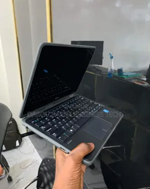 New Ordinateur Portable Dell Latitude 3189 8GB Intel Celeron SSD 128GB