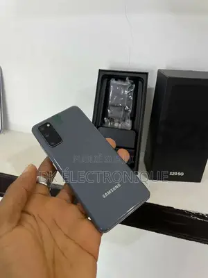 Photo - Samsung Galaxy S20 128 GB Noir