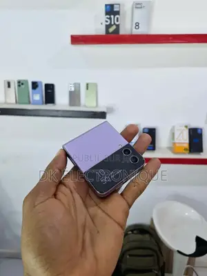New Samsung Galaxy Z Flip4 128 GB Violet