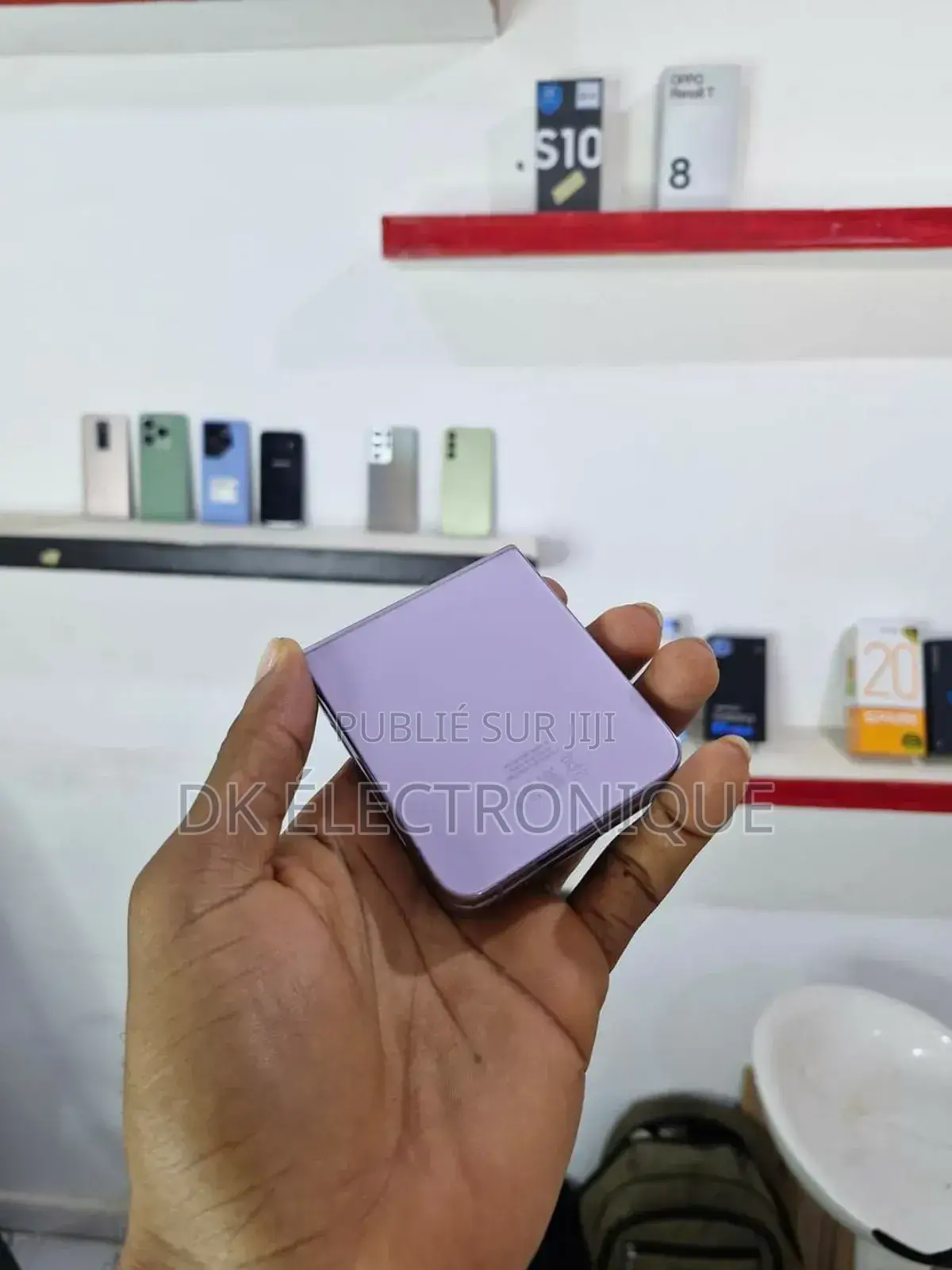 New Samsung Galaxy Z Flip4 128 GB Violet