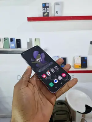 New Samsung Galaxy Z Flip4 128 GB Violet