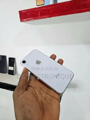 Photo - Apple iPhone XR 128 GB Blanc