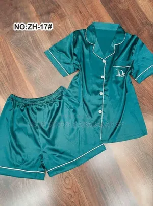 Pyjama Modèle Court 
Taille Standard