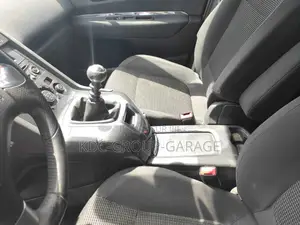 PEUGEOT 5008 2.0 HDi Allure 2015 Gris