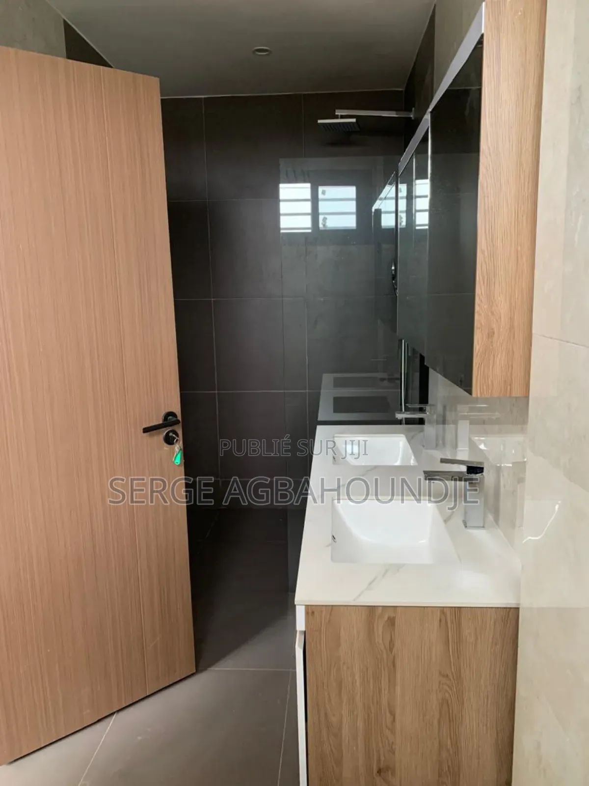 4chbre Appartement dans Appartement F4 à Louer