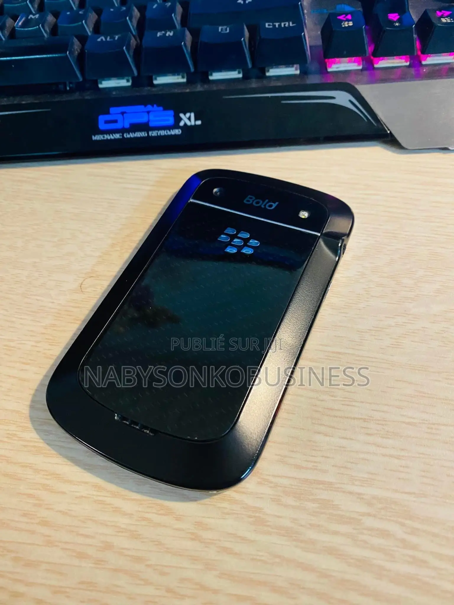 New BlackBerry Bold Touch 9900 8 GB Noir