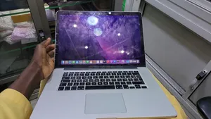 Photo - New Ordinateur Portable Pomme MacBook 2019 16GB Intel Core I5 SSD 256GB