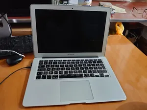 New Ordinateur Portable Pomme MacBook 8GB Intel Core I5 SSD 256GB