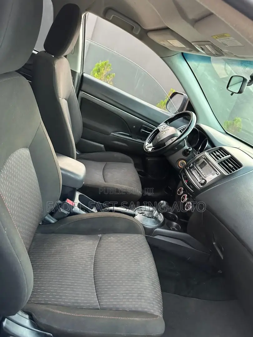 Mitsubishi Outlander 2017 Beige