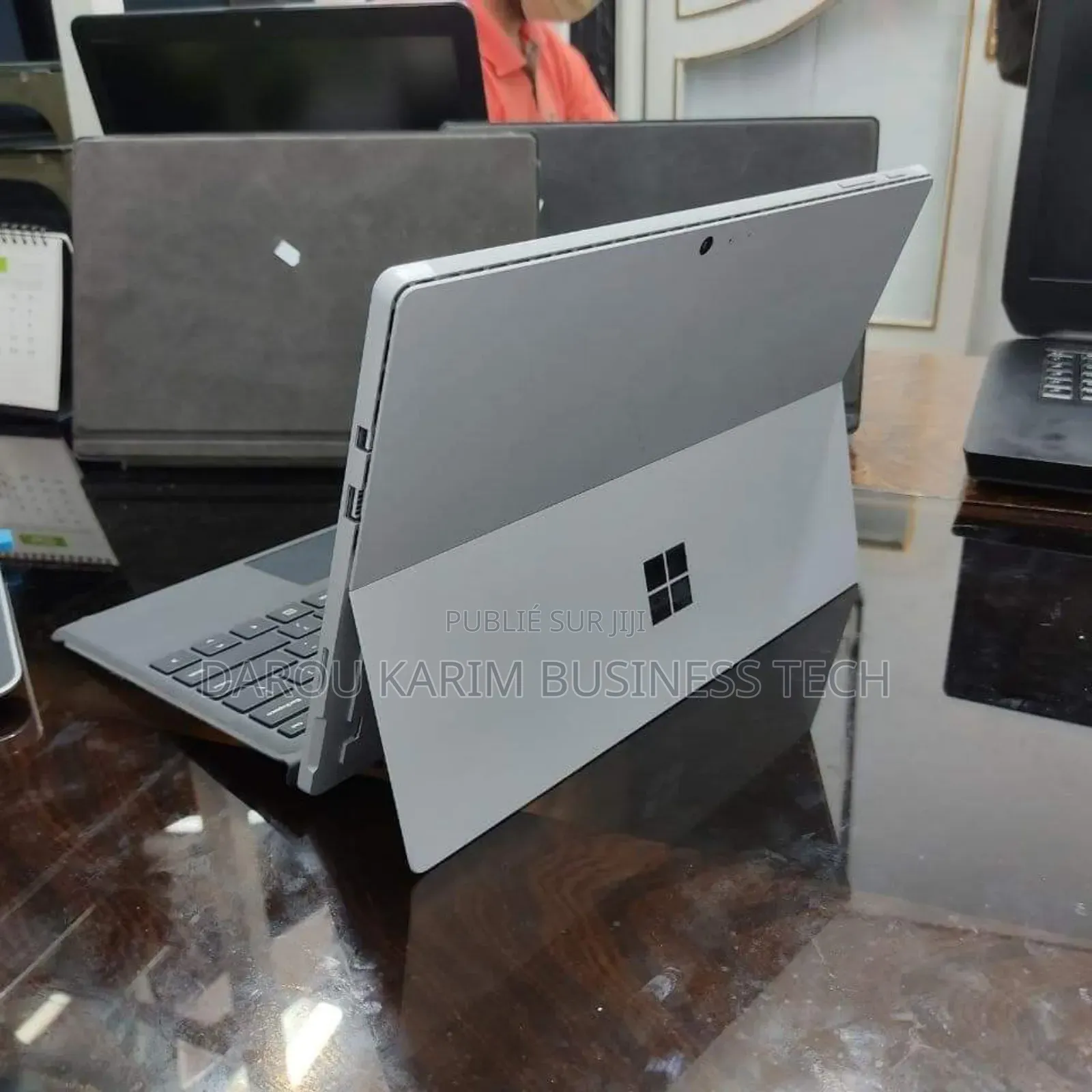 New Microsoft Surface Pro 4 8GB Intel Core I5 SSD 256GB