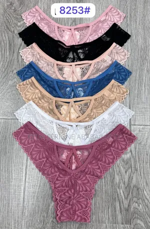 Slip Dentelle Croisé Derrière Taille Standard