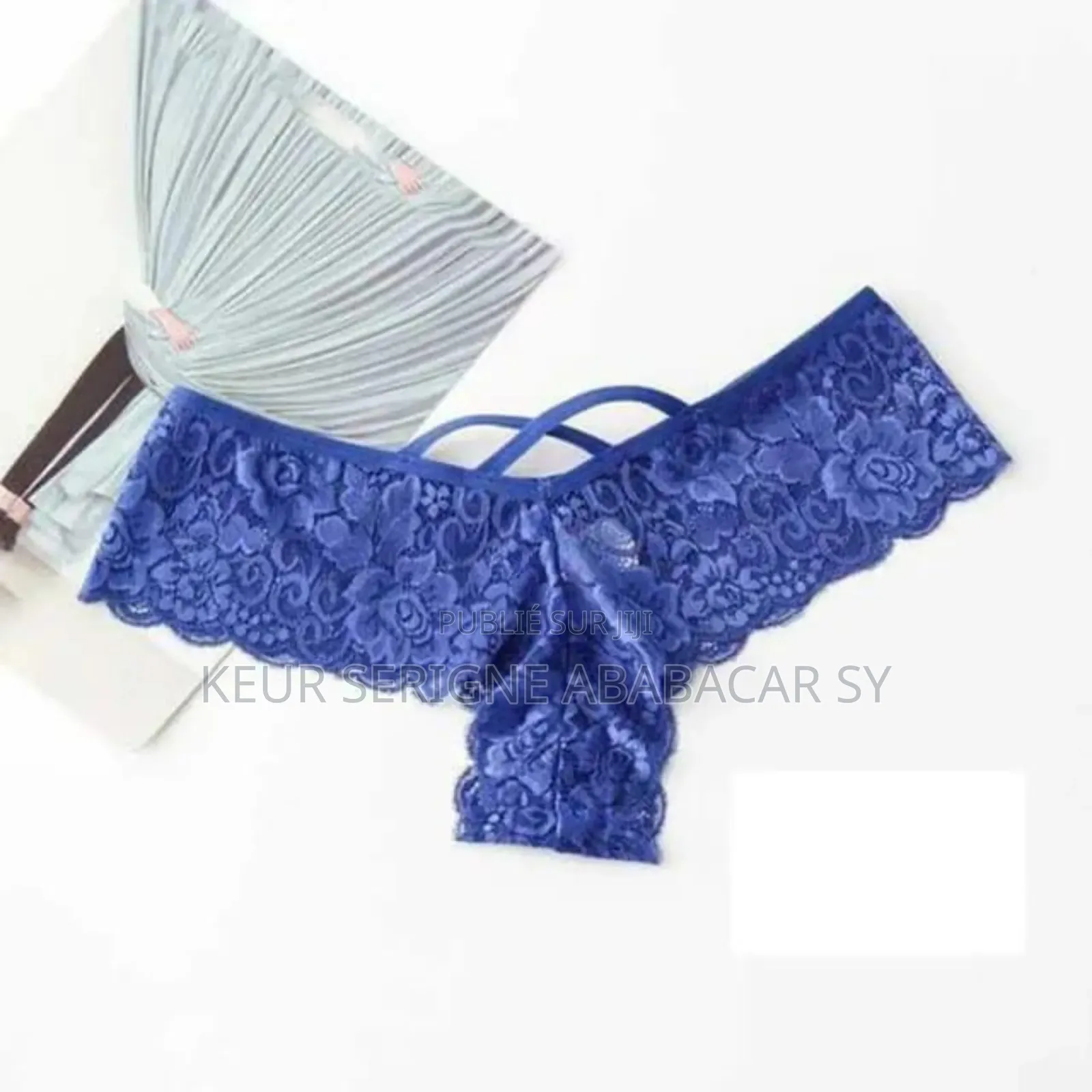 Slip Dentelle Croisé Derrière Taille Standard