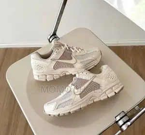Nike Vomero5