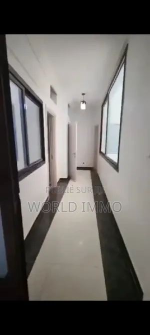 1chbre Studio dans Le New, Yoff à Louer