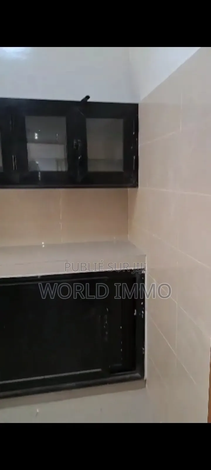 2chbre Appartement dans Appartement B, Yoff à Louer