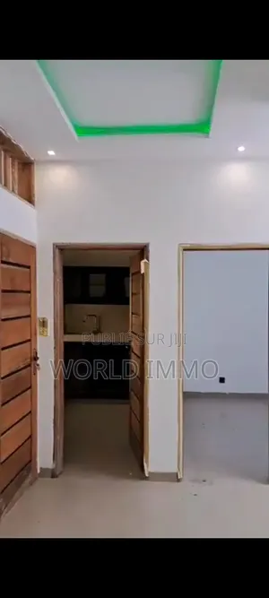 2chbre Appartement dans Appartement B, Yoff à Louer