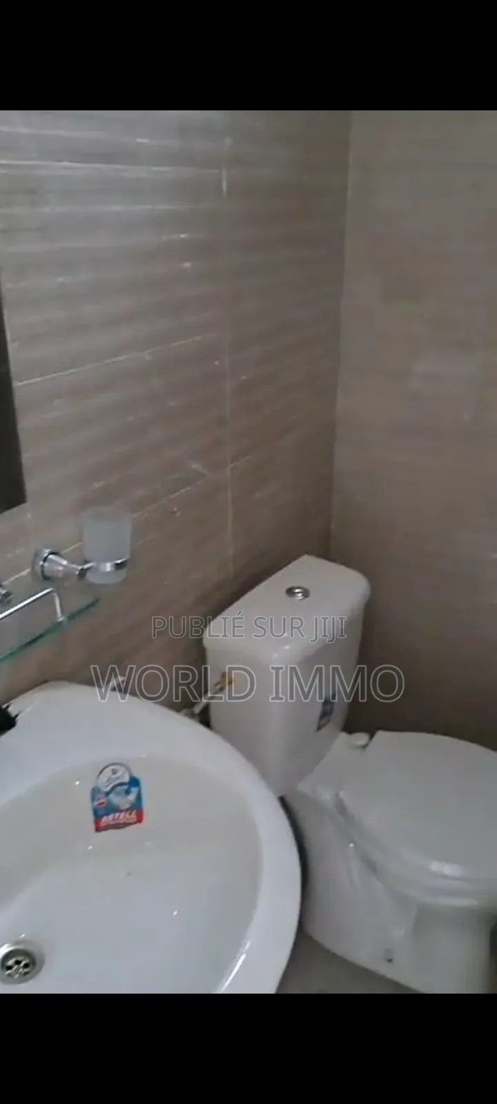 2chbre Appartement dans Le Paradis, Yoff à Louer