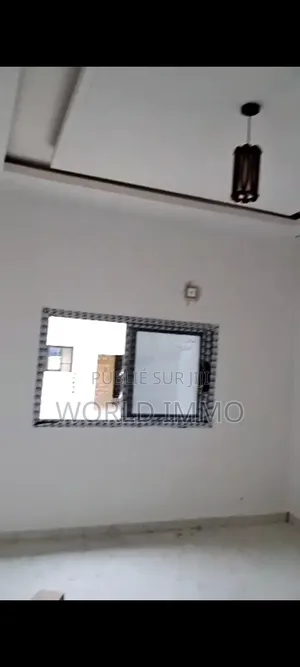 2chbre Appartement dans Le Paradis, Yoff à Louer