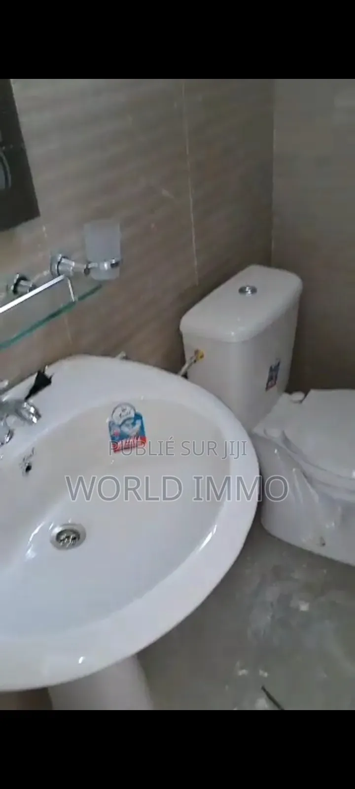 2chbre Appartement dans Le Paradis, Yoff à Louer