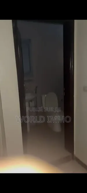 1chbre Studio dans L'Immeuble, Almadies à Louer