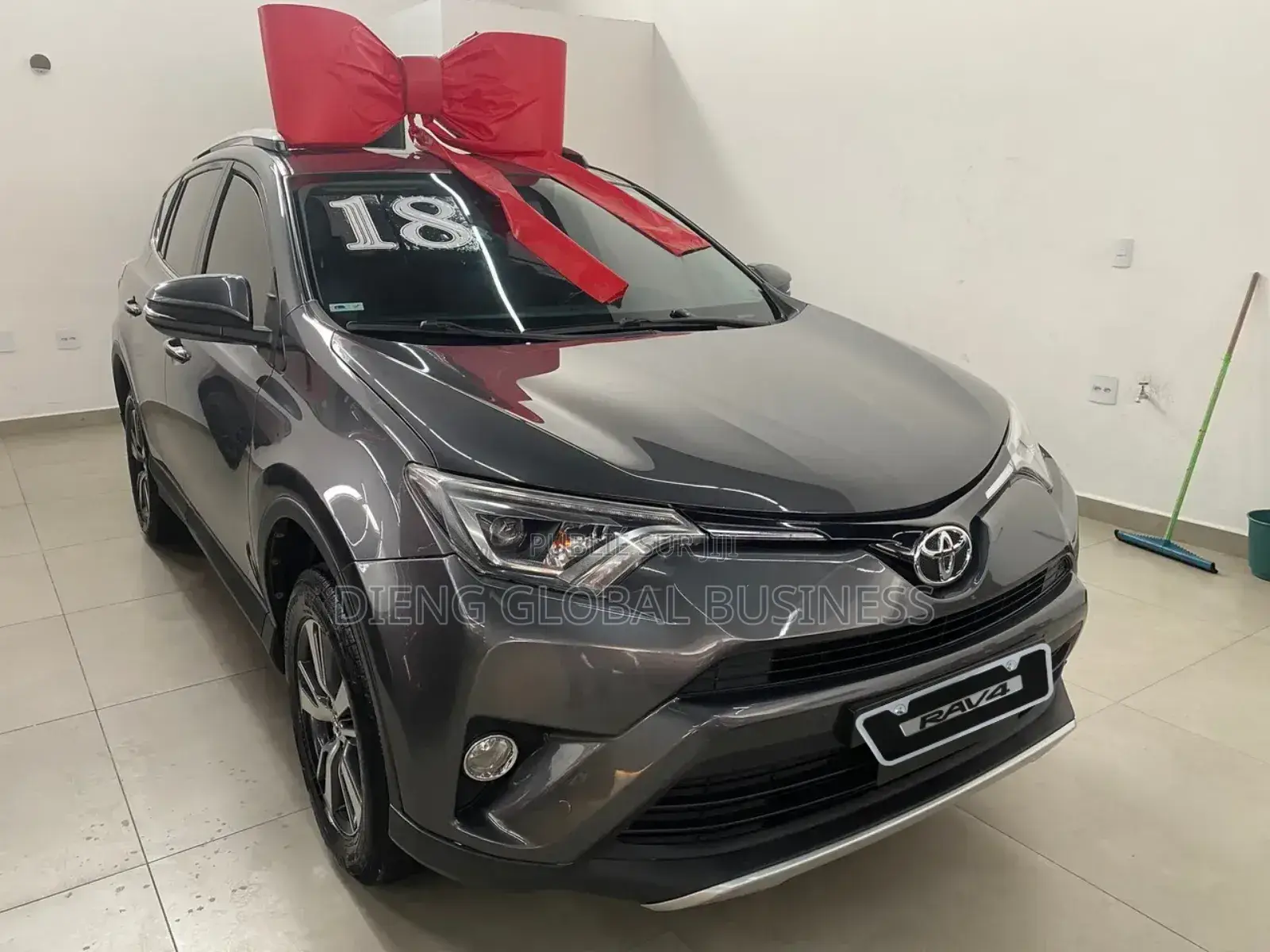 Toyota RAV4 LE AWD (2.5L 4cyl 6A) 2017 Gris