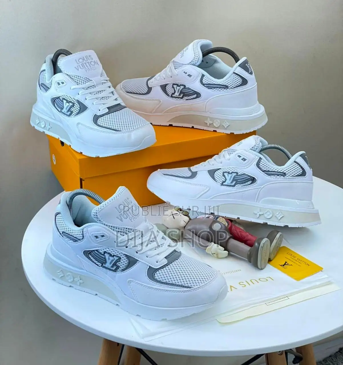 Disponible Original Louis Vuitton Run Away White Sneakers