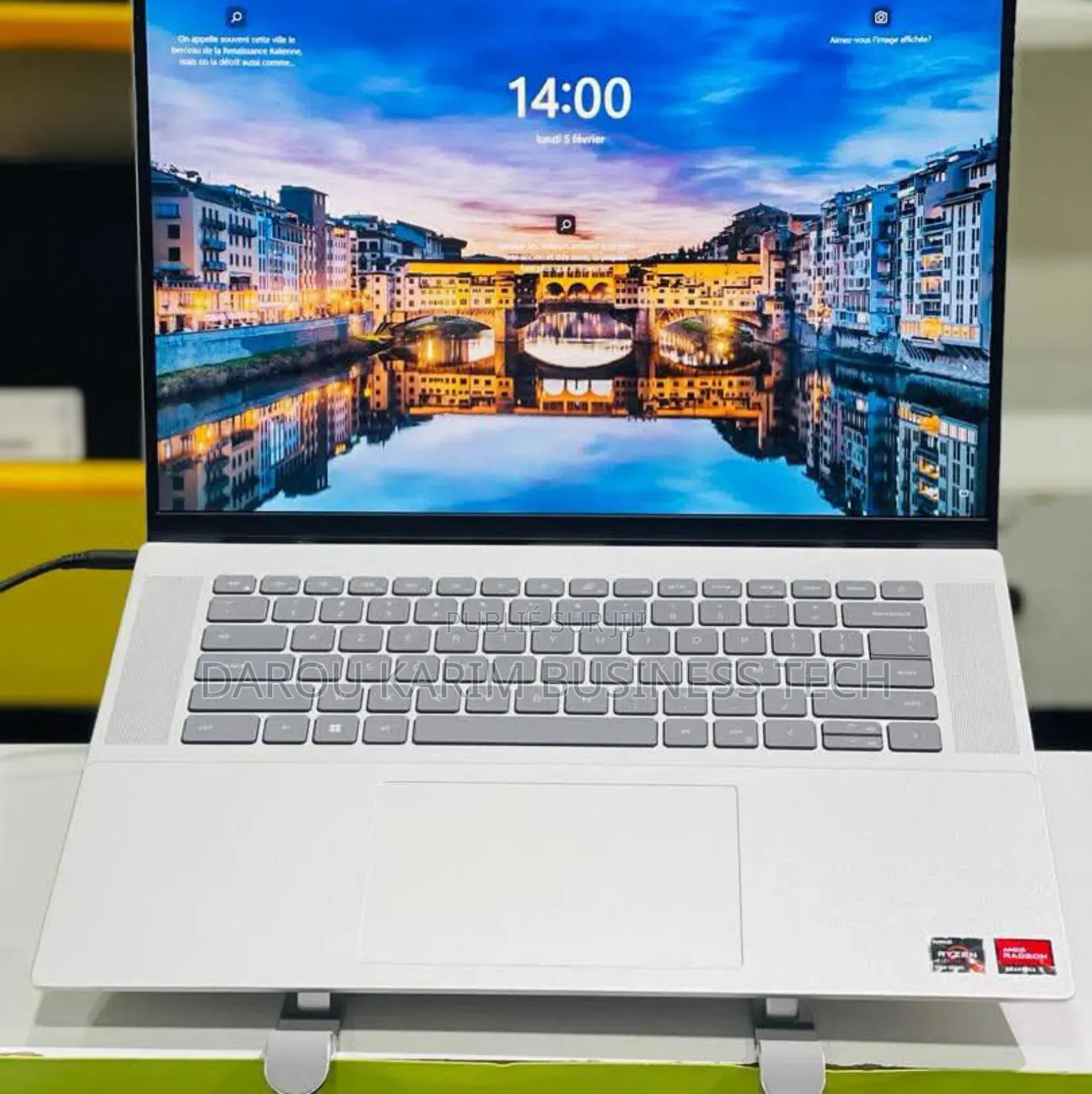 New Dell Inspiron 16 5620 8GB AMD Ryzen 5 SSD 512GB