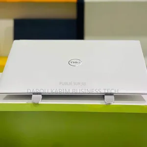 New Dell Inspiron 16 5620 8GB AMD Ryzen 5 SSD 512GB
