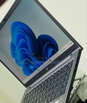 HP ZBook Firefly 14 G7 16GB Intel Core I7 SSD 512GB