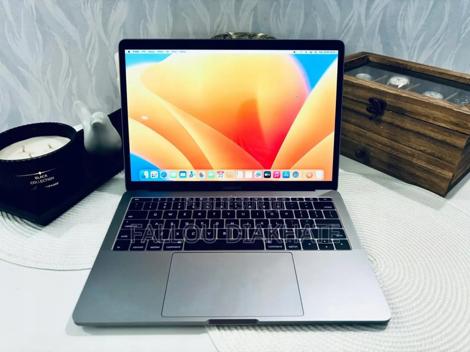 New Ordinateur Portable Pomme MacBook 8GB Intel Core I5 SSD 256GB