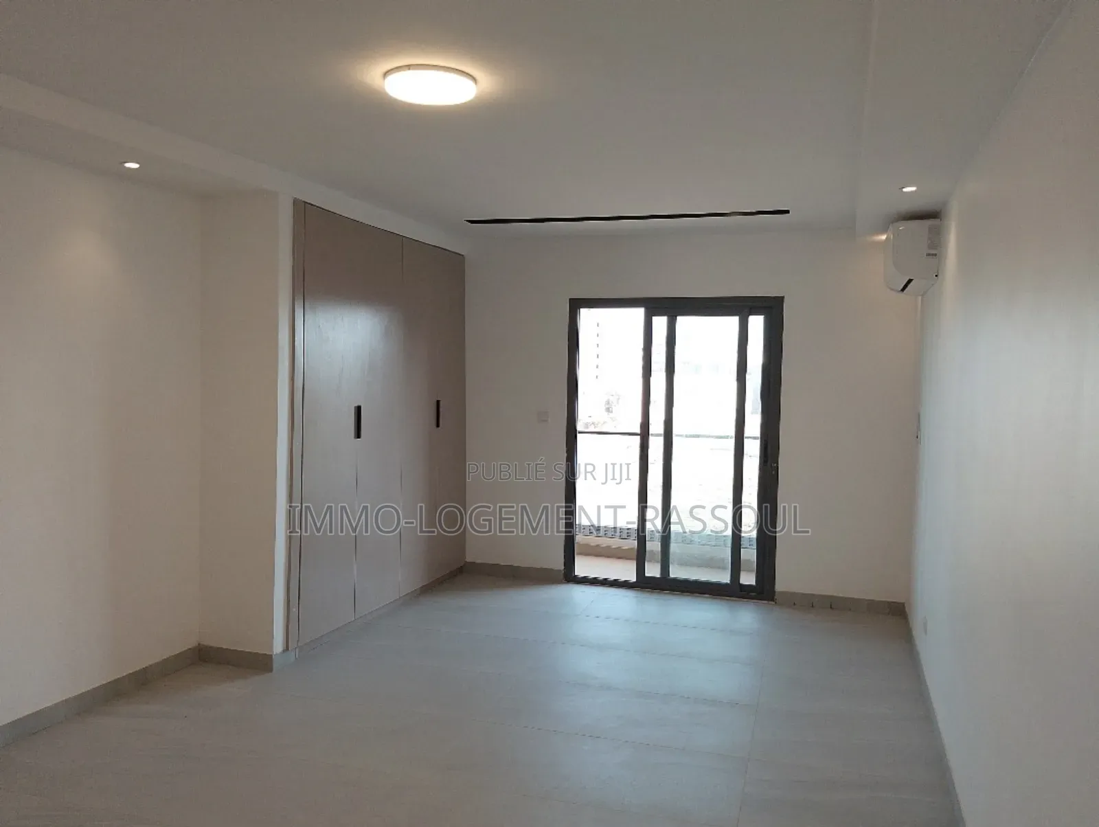 5chbre Appartement dans , Almadies à Louer
