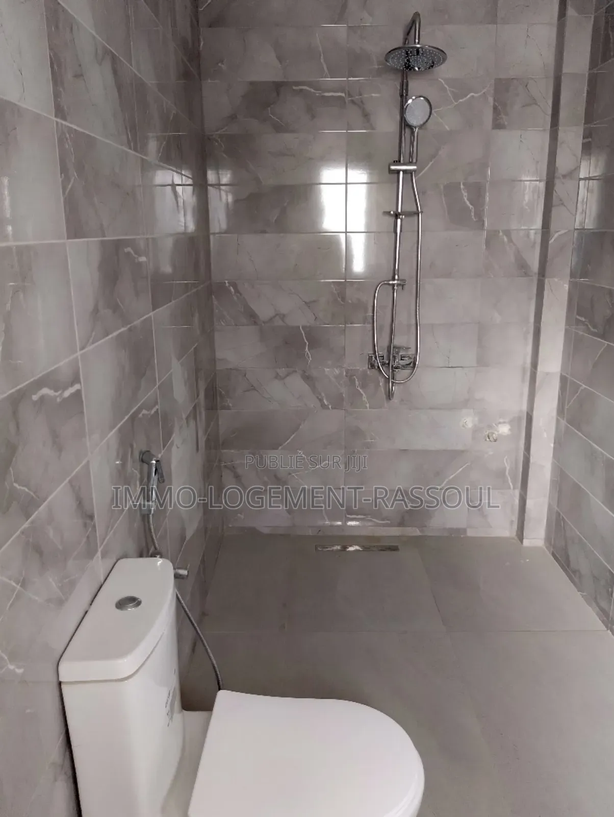 5chbre Appartement dans , Almadies à Louer