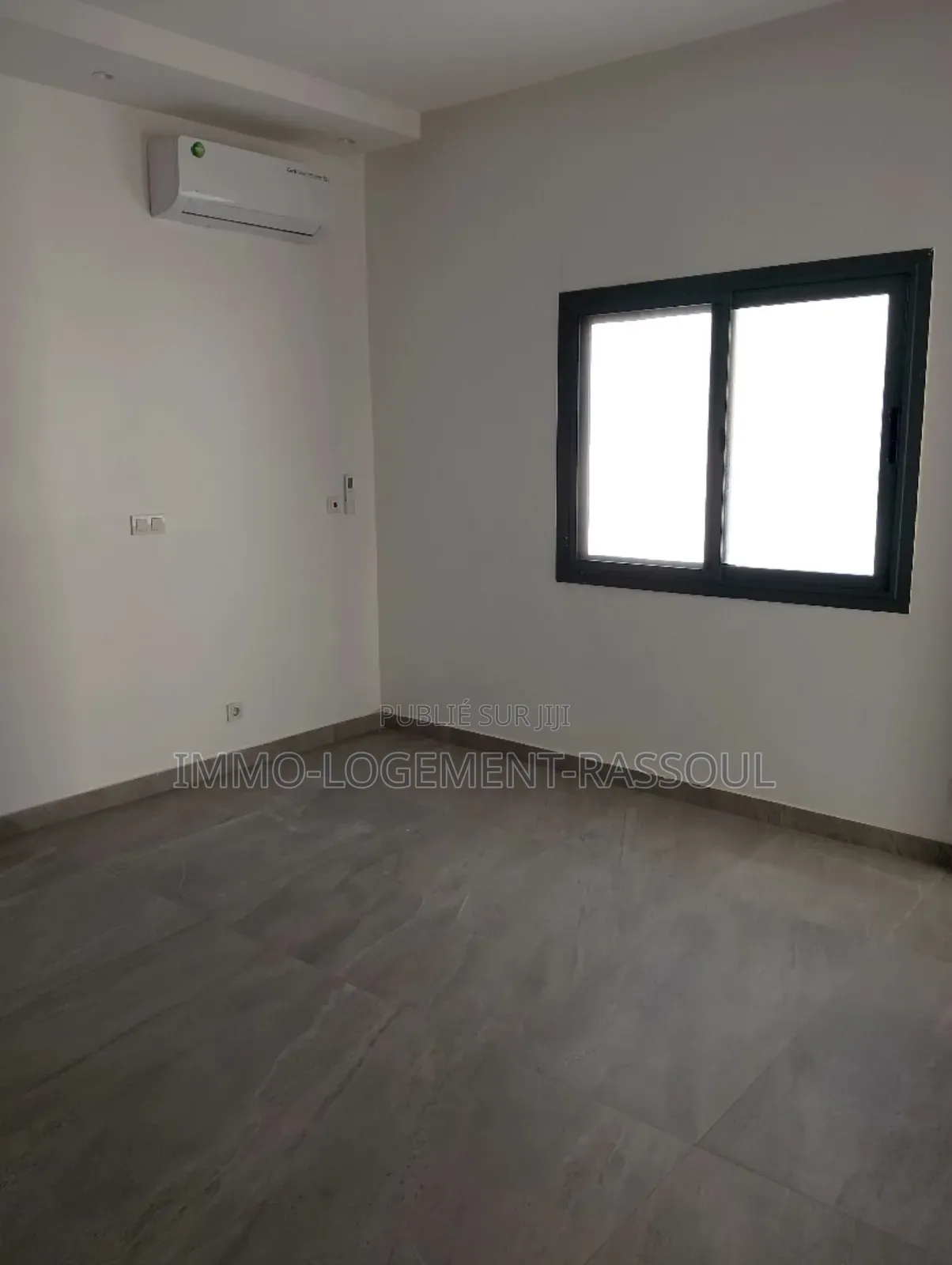 5chbre Appartement dans , Almadies à Louer