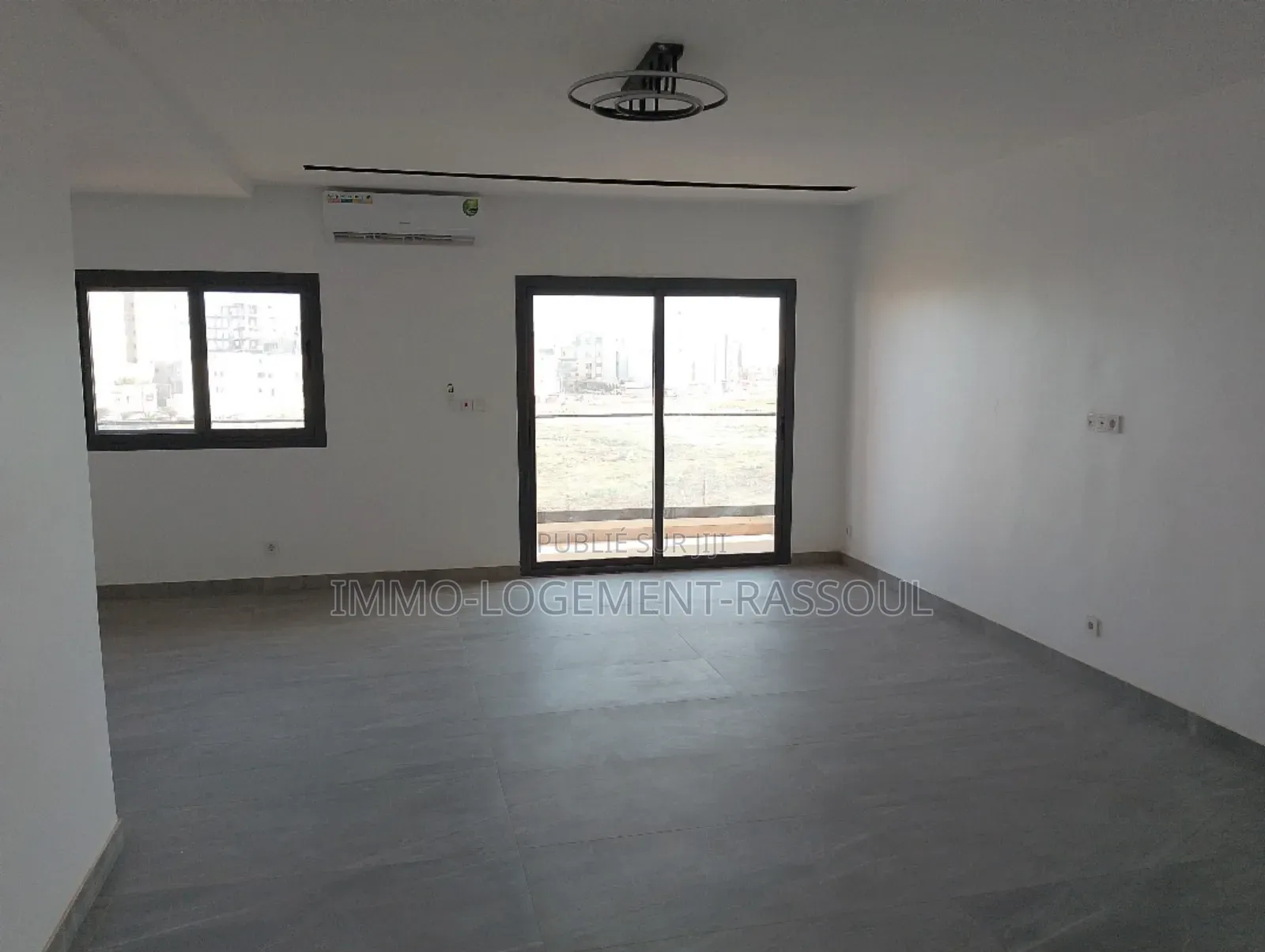 5chbre Appartement dans , Almadies à Louer