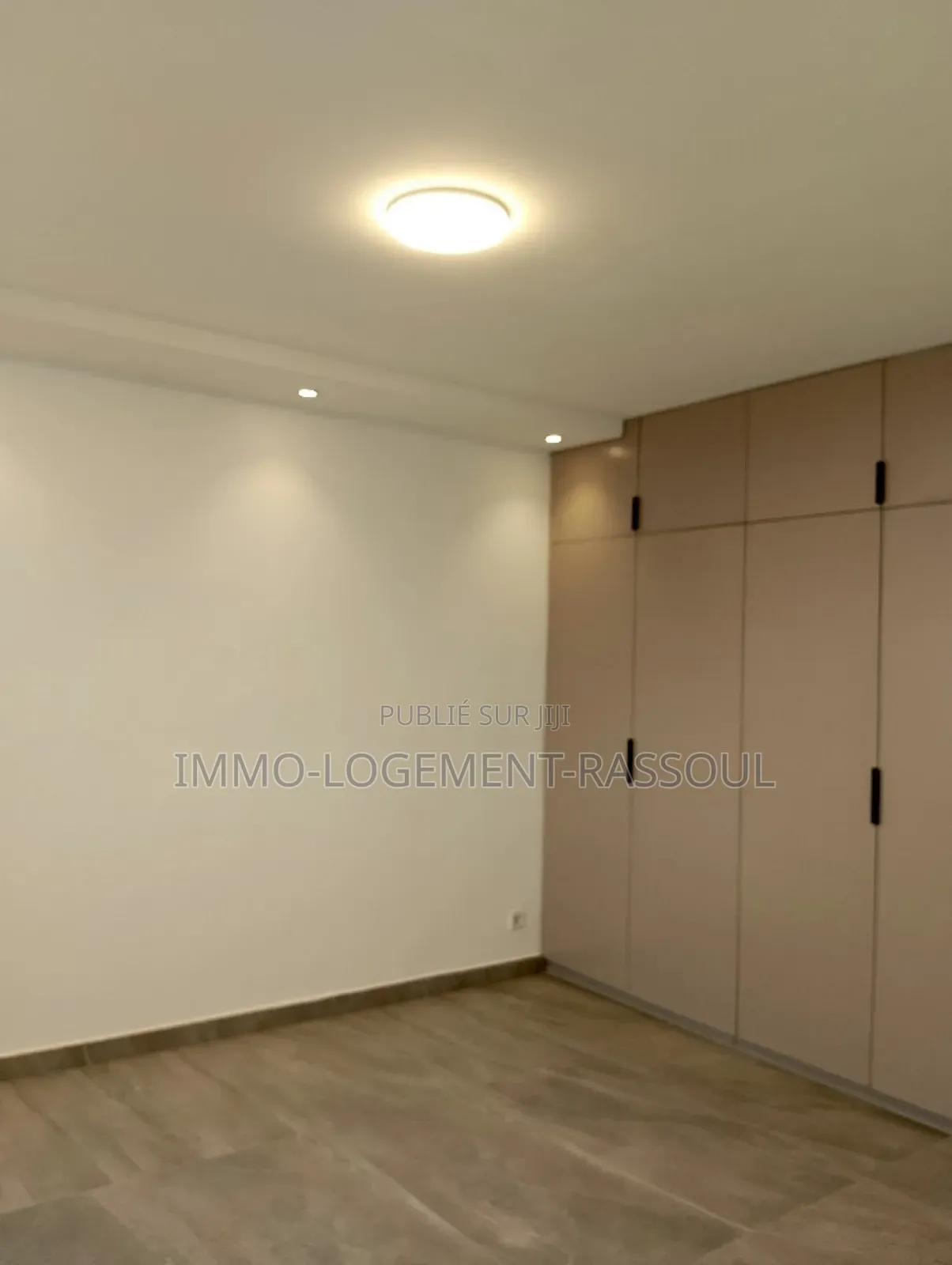 5chbre Appartement dans , Almadies à Louer