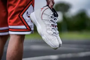 Chaussures Jordan11