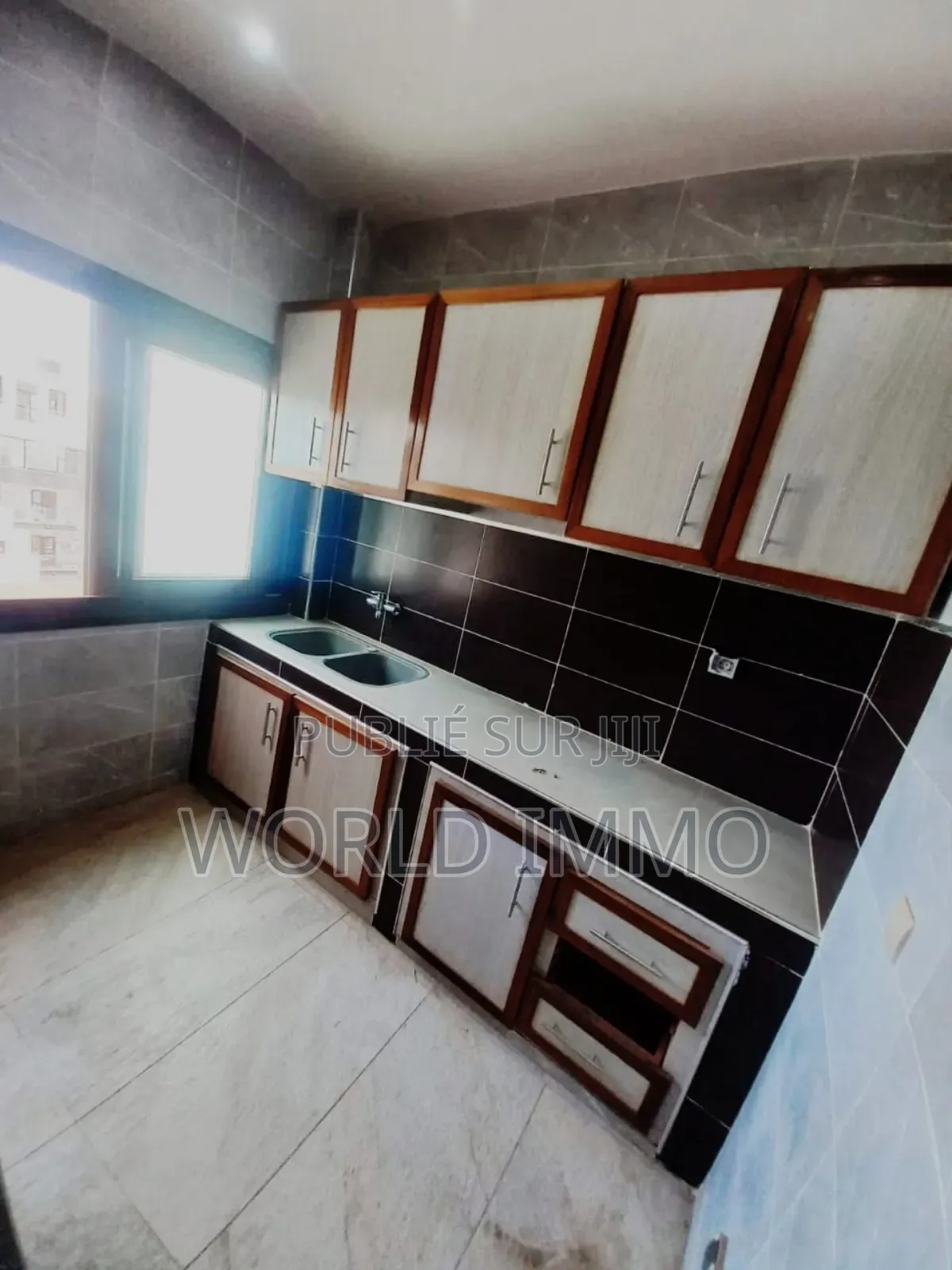 3chbre Appartement dans Le Para, Almadies à Louer