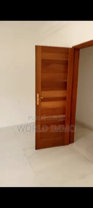 4chbre Appartement dans L'Asile, Almadies à Louer