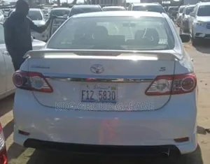 Toyota Corolla 2012 Blanc cassé