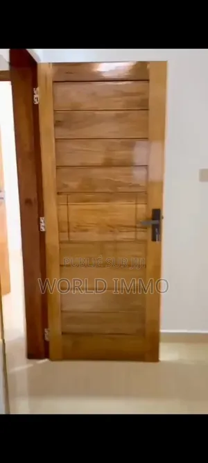 2chbre Appartement dans L'Immeuble, Yoff à Louer