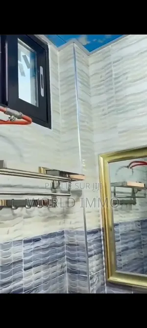 2chbre Appartement dans L'Immeuble, Yoff à Louer