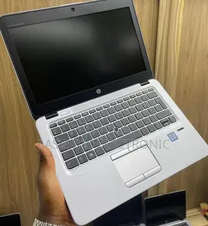 Neuf HP EliteBook 820 G4 16GB Intel Core I5 SSD 256GB