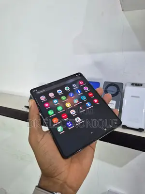 New Samsung Galaxy Z Fold4 256 GB Noir