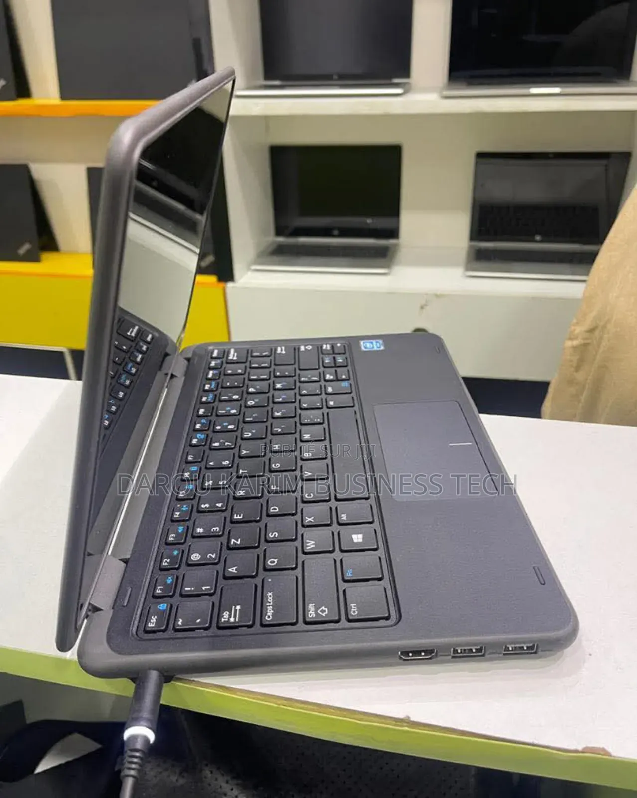 New Ordinateur Portable Dell Latitude 3189 4GB Intel Celeron SSD 256GB