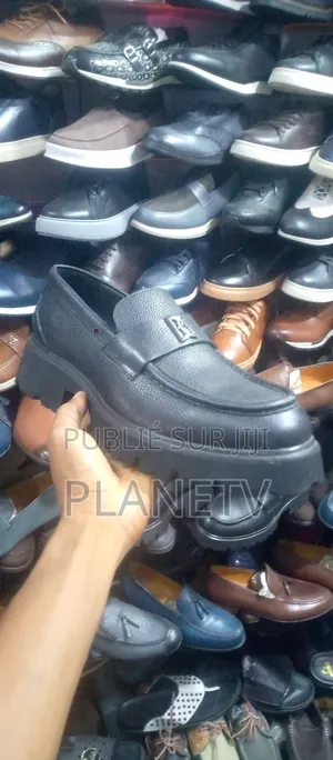 Photo - Chaussures en Cuir Mk