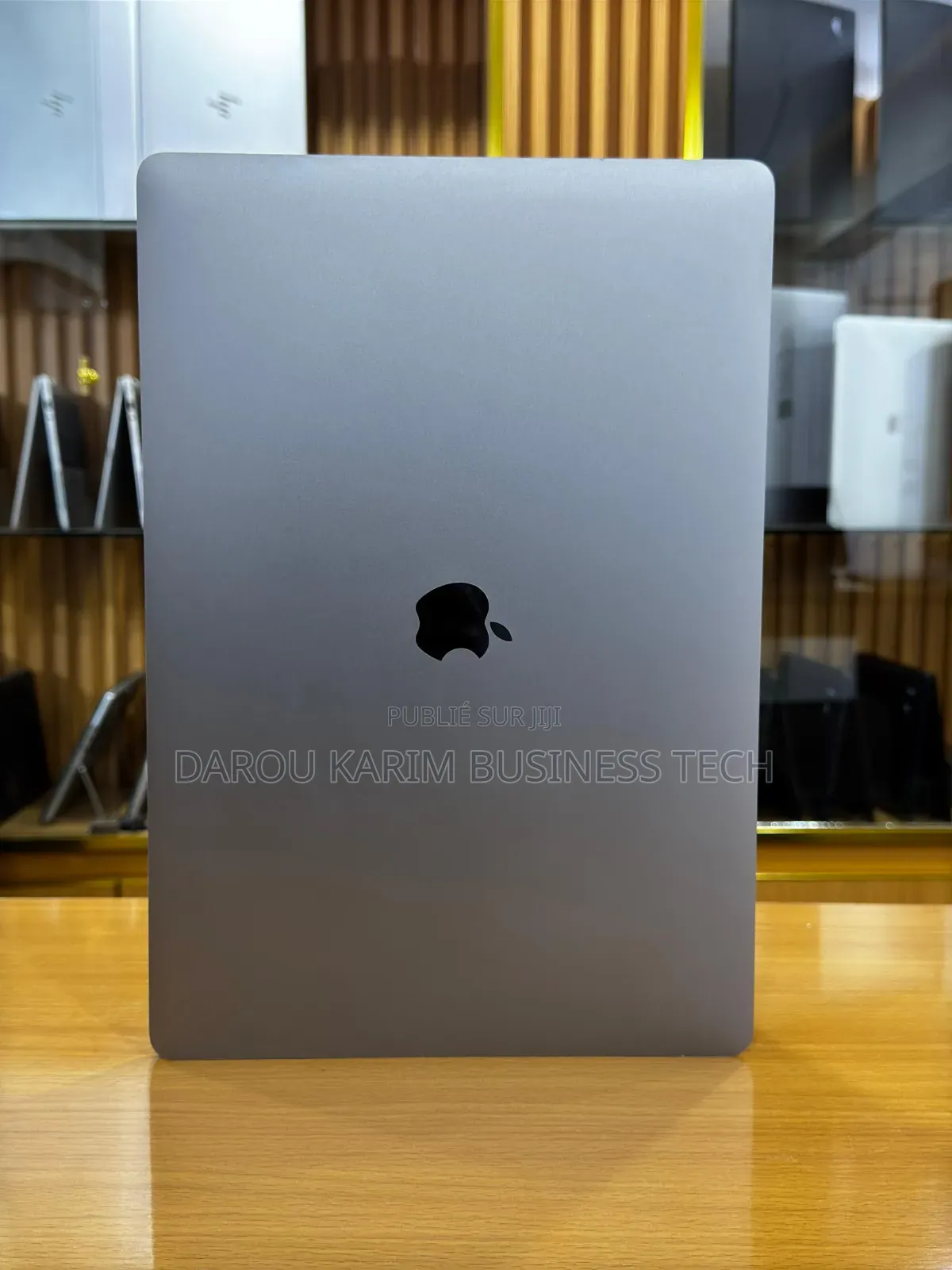 New Apple MacBook Pro 2019 16GB Intel Core I7 SSD 256GB