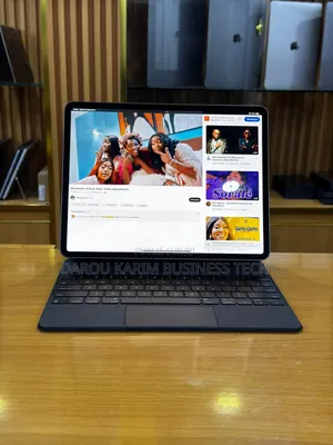 New Apple iPad Pro 12.9 (2022) 256 GO Autre